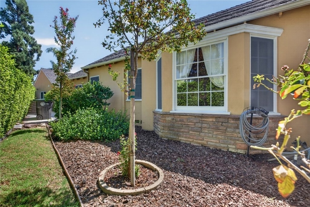 900 E Mountain - Photo 37