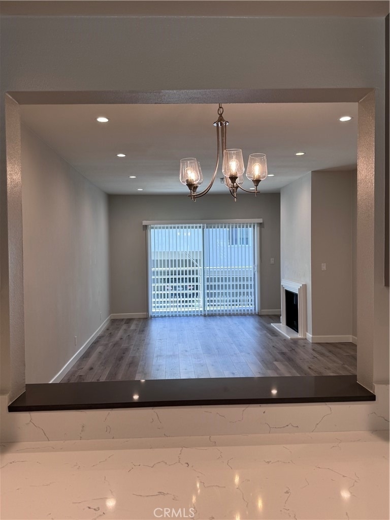 2905 Montrose Ave - Photo 3