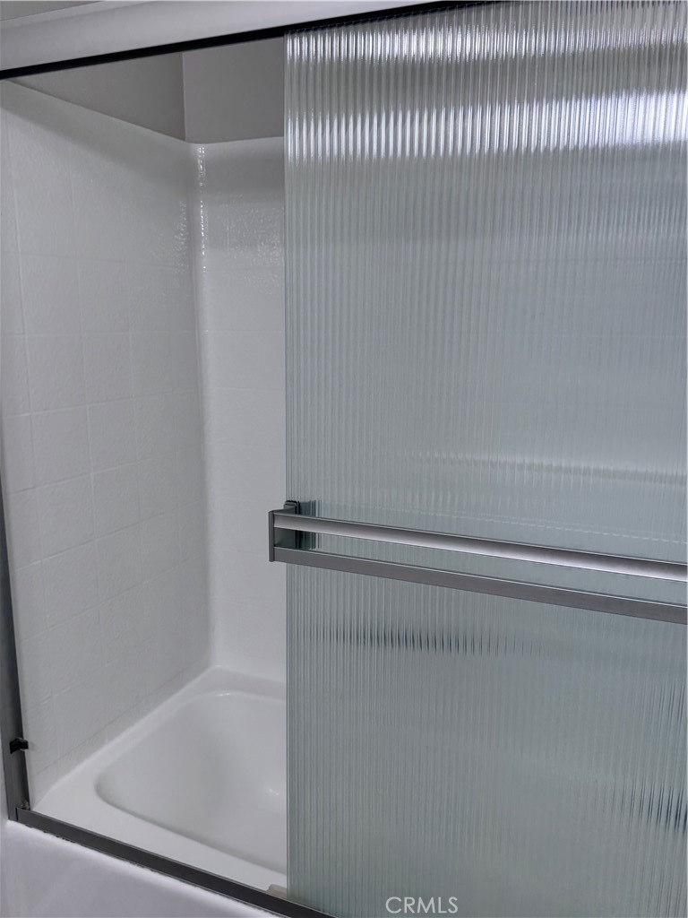 2905 Montrose Ave - Photo 19