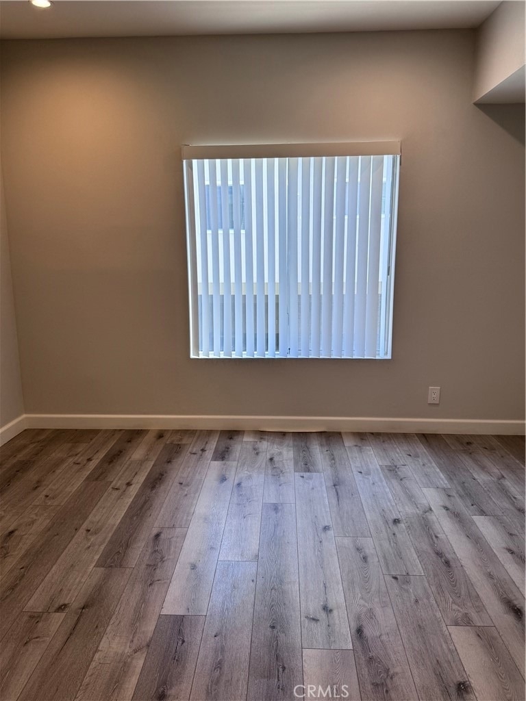 2905 Montrose Ave - Photo 35