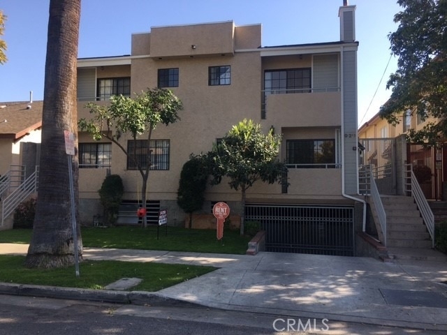 920 E Harvard - Photo 0