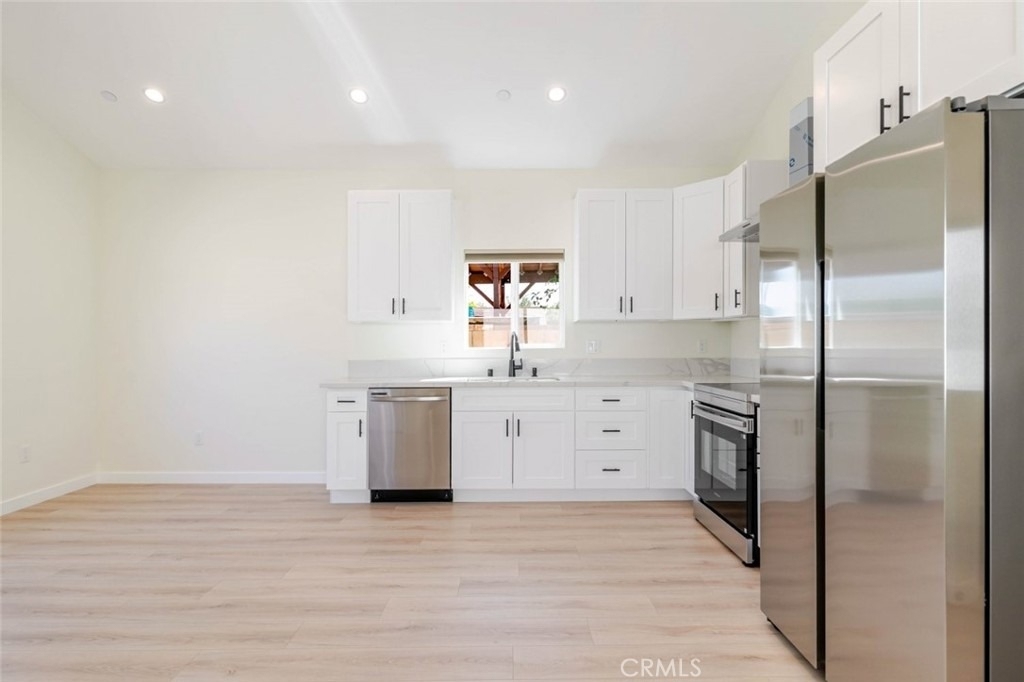11939 Burton - Photo 4