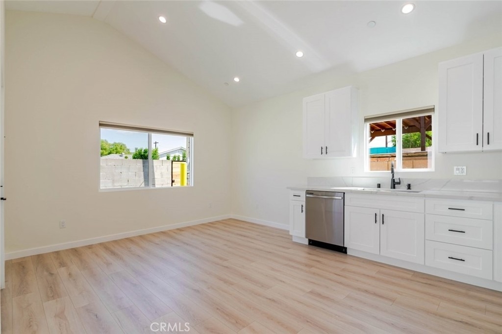 11939 Burton - Photo 5