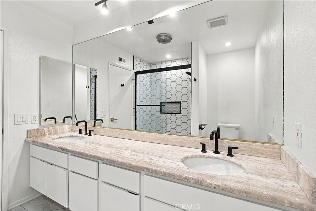 14115 Moorpark - Photo 11