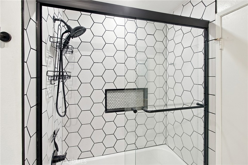 14115 Moorpark - Photo 12