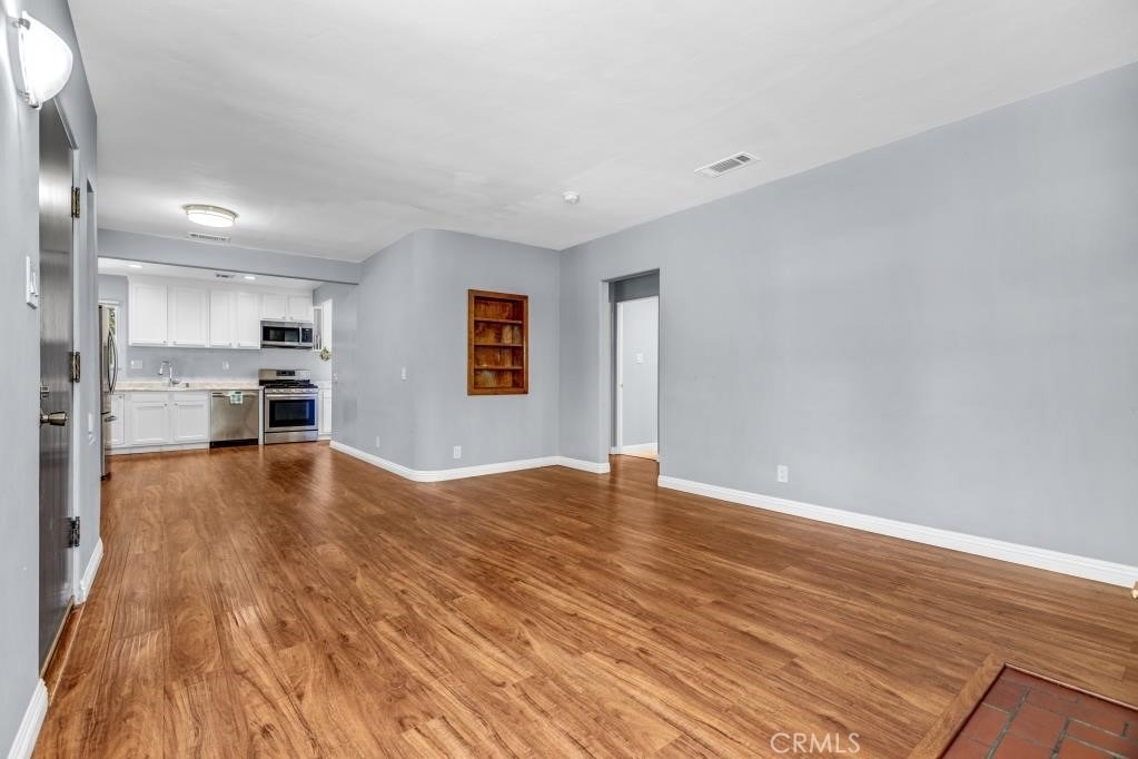 6217 Farmdale Avenue - Photo 3