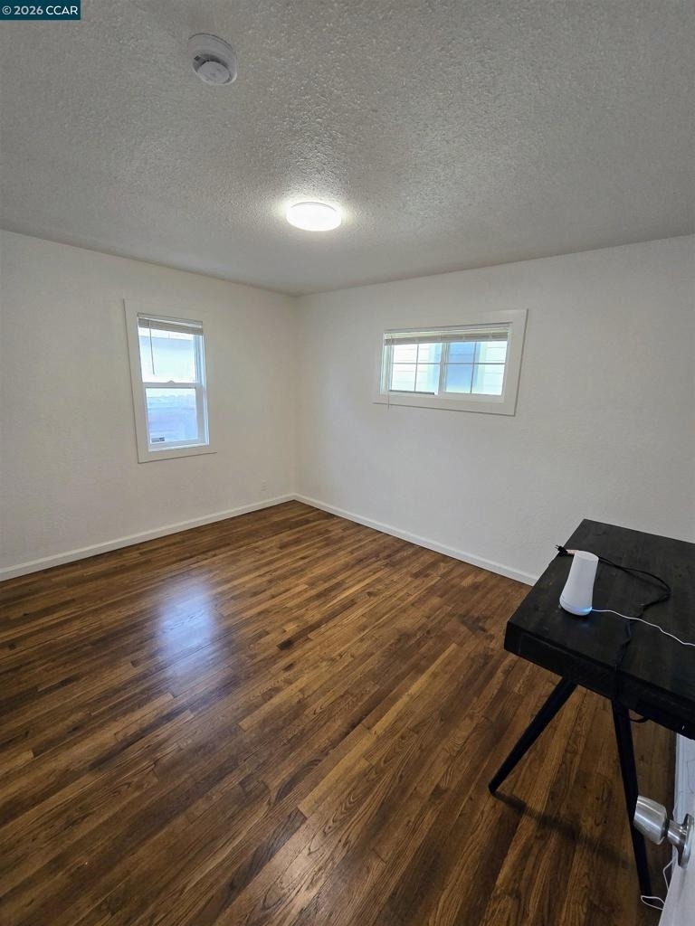 905 Pine St - Photo 9