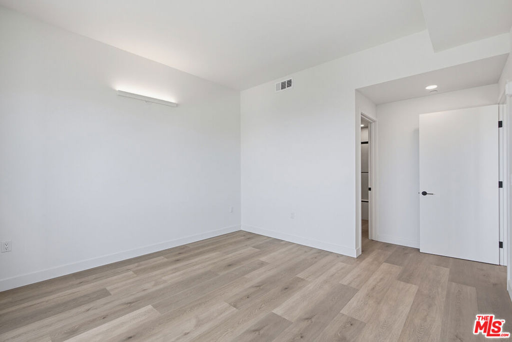3555 Overland Avenue - Photo 11