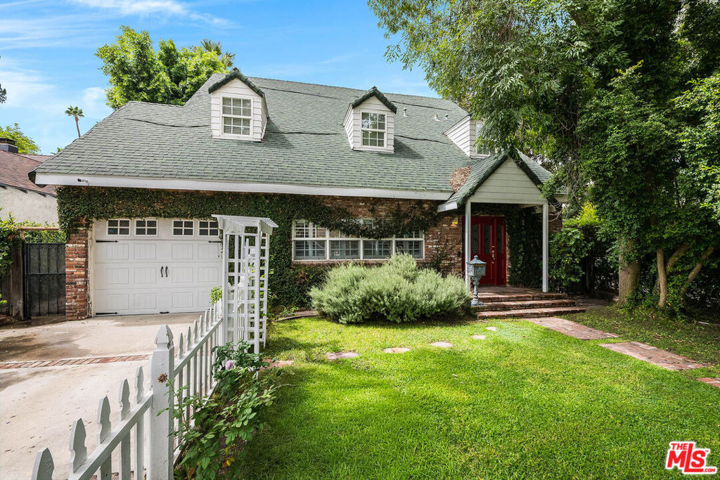 4309 Gentry Avenue - Photo 5