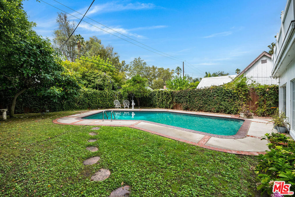 4309 Gentry Avenue - Photo 48