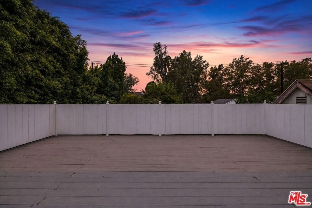 4309 Gentry Avenue - Photo 4