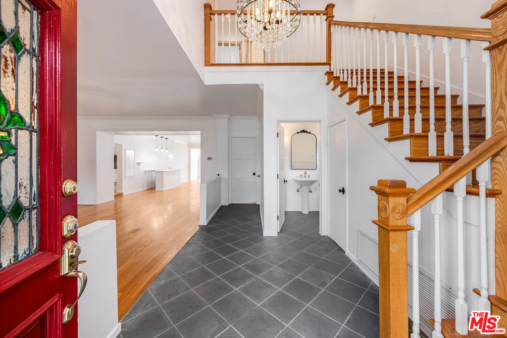 4309 Gentry Avenue - Photo 7