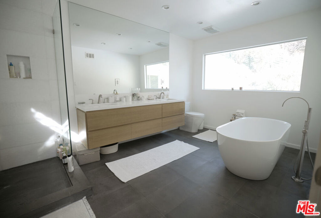2690 Zorada Drive - Photo 28