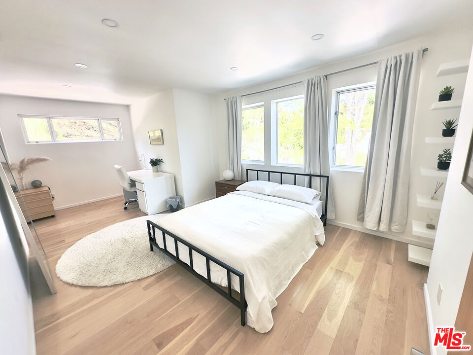 2690 Zorada Drive - Photo 29
