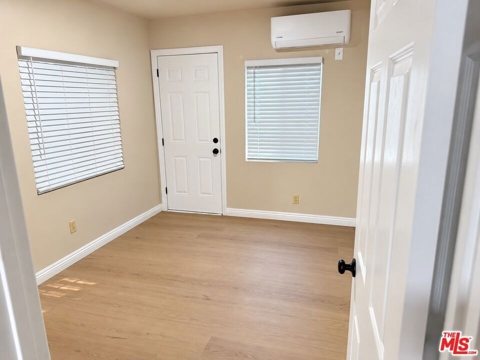 5966 1/2 Benner St - Photo 13