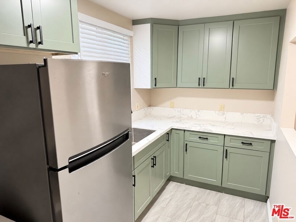 5966 1/2 Benner St - Photo 10