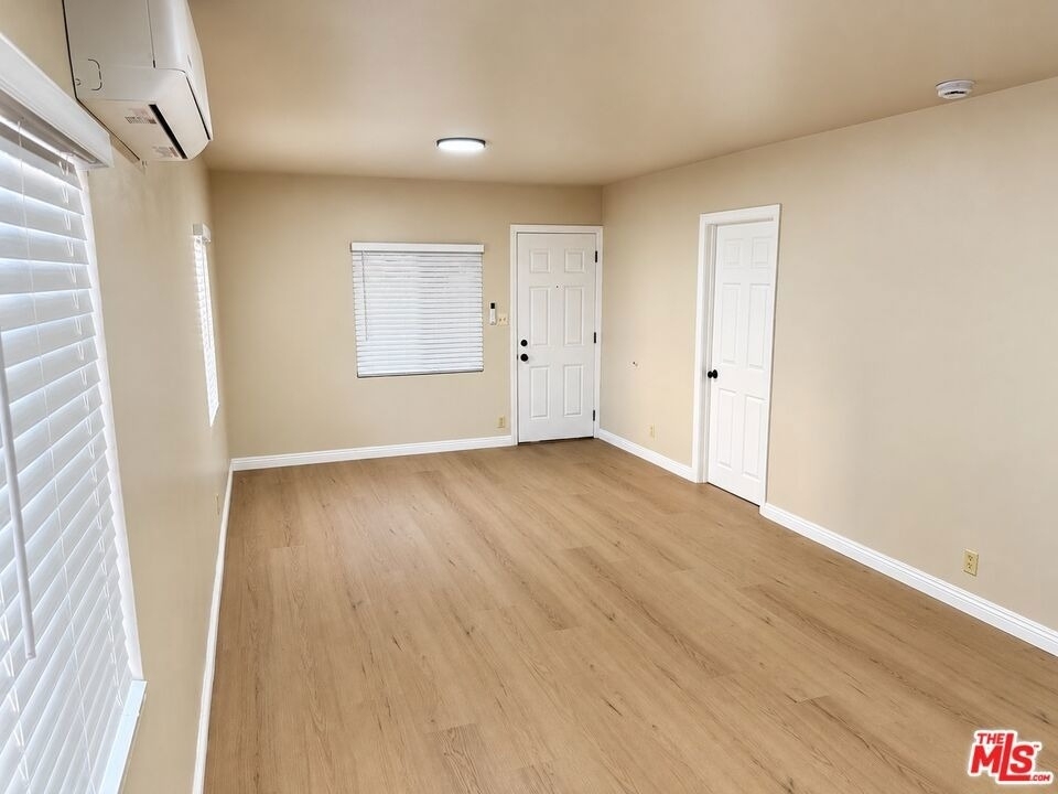 5966 1/2 Benner St - Photo 12