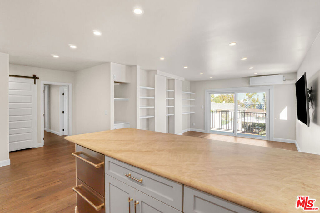 1230 Horn Avenue - Photo 2
