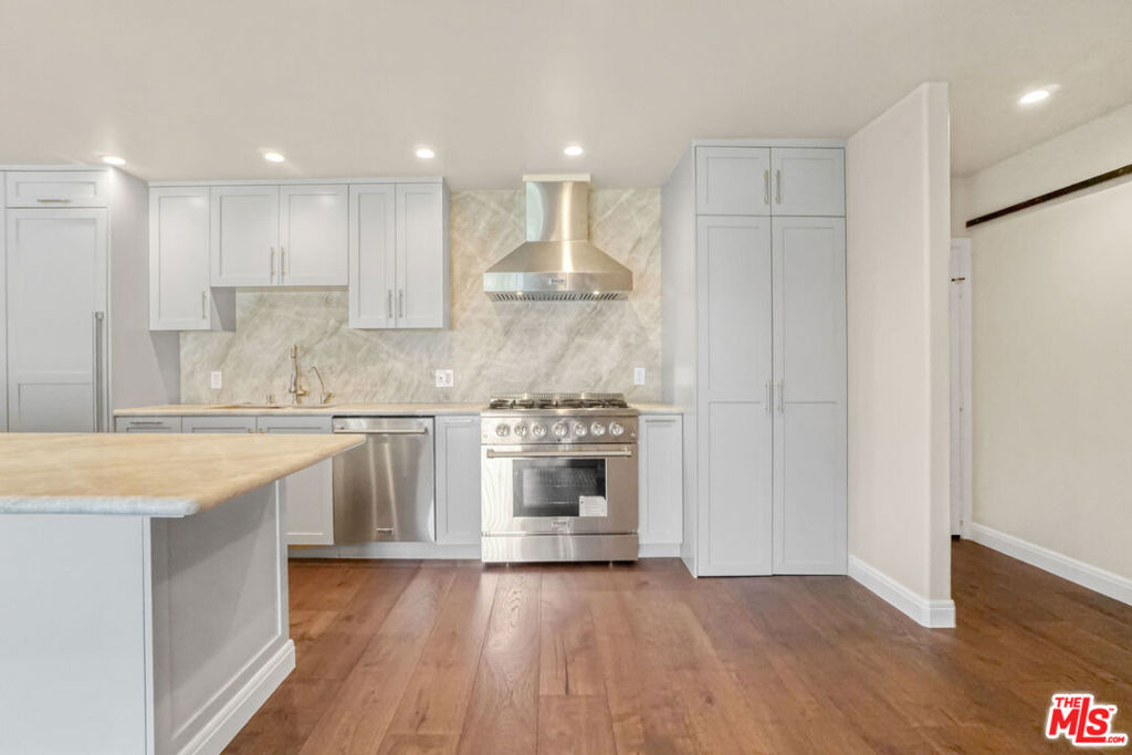 1230 Horn Avenue - Photo 1