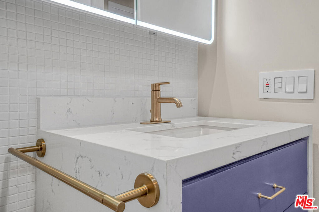 1230 Horn Avenue - Photo 15