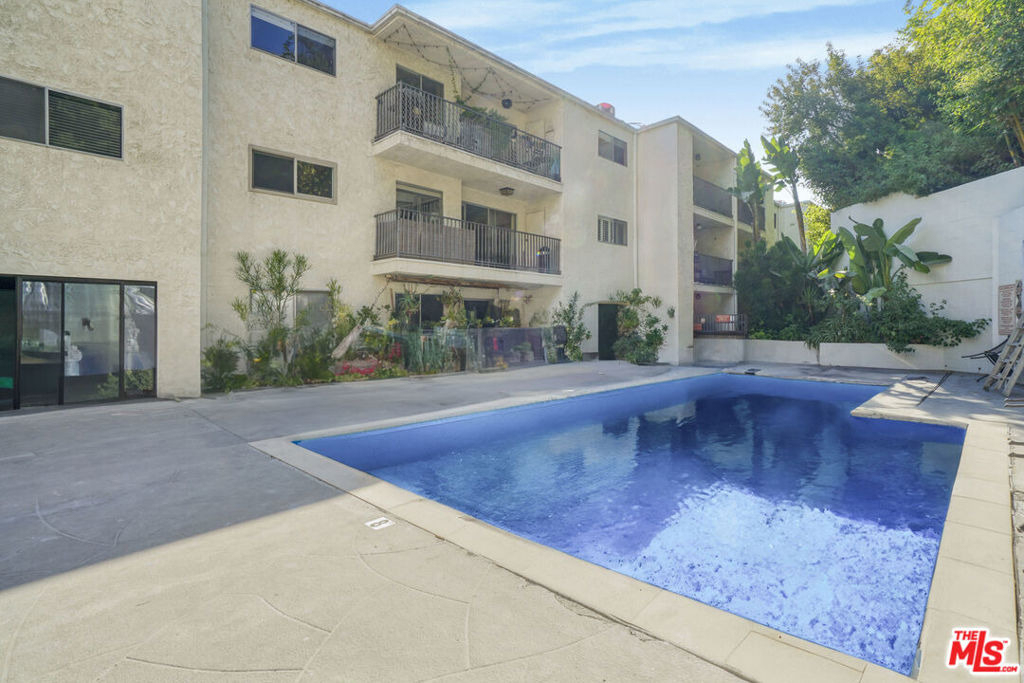 1230 Horn Avenue - Photo 18