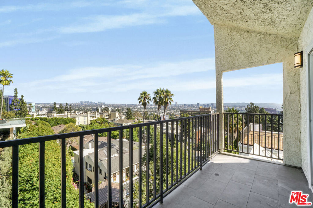 1230 Horn Avenue - Photo 0
