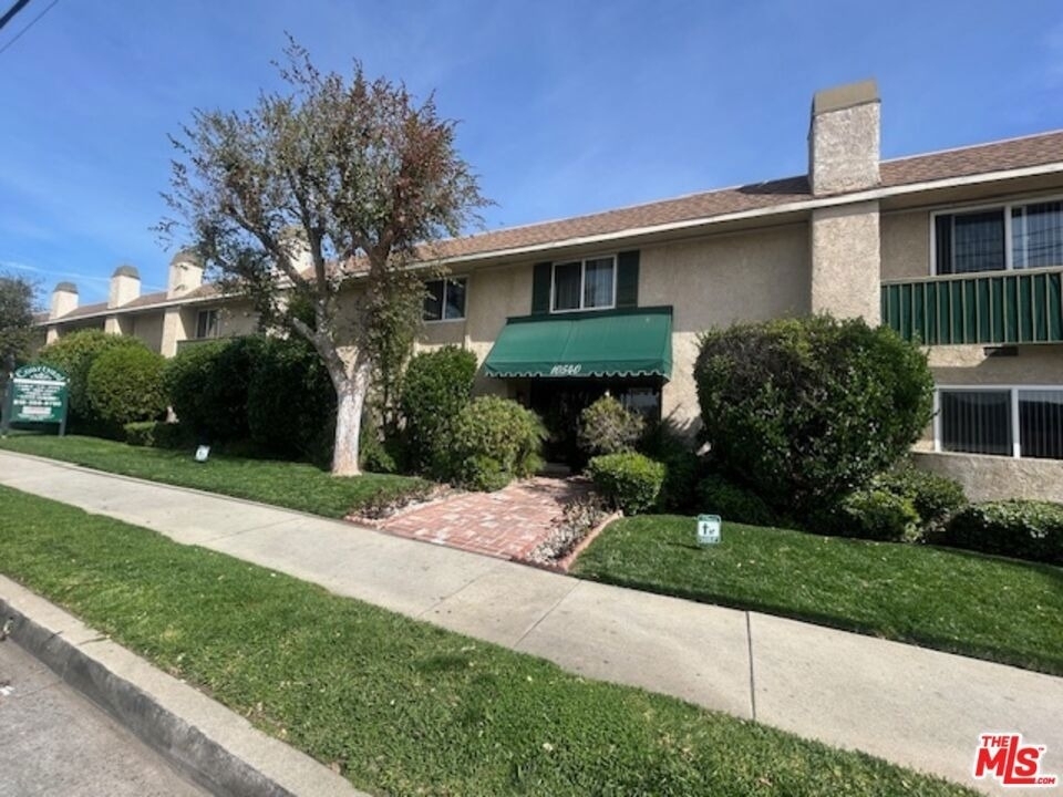 10540 Balboa Boulevard - Photo 0