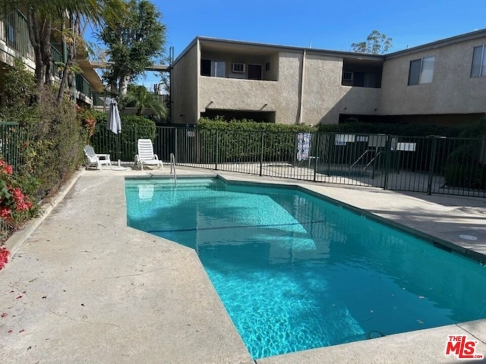 10540 Balboa Boulevard - Photo 11