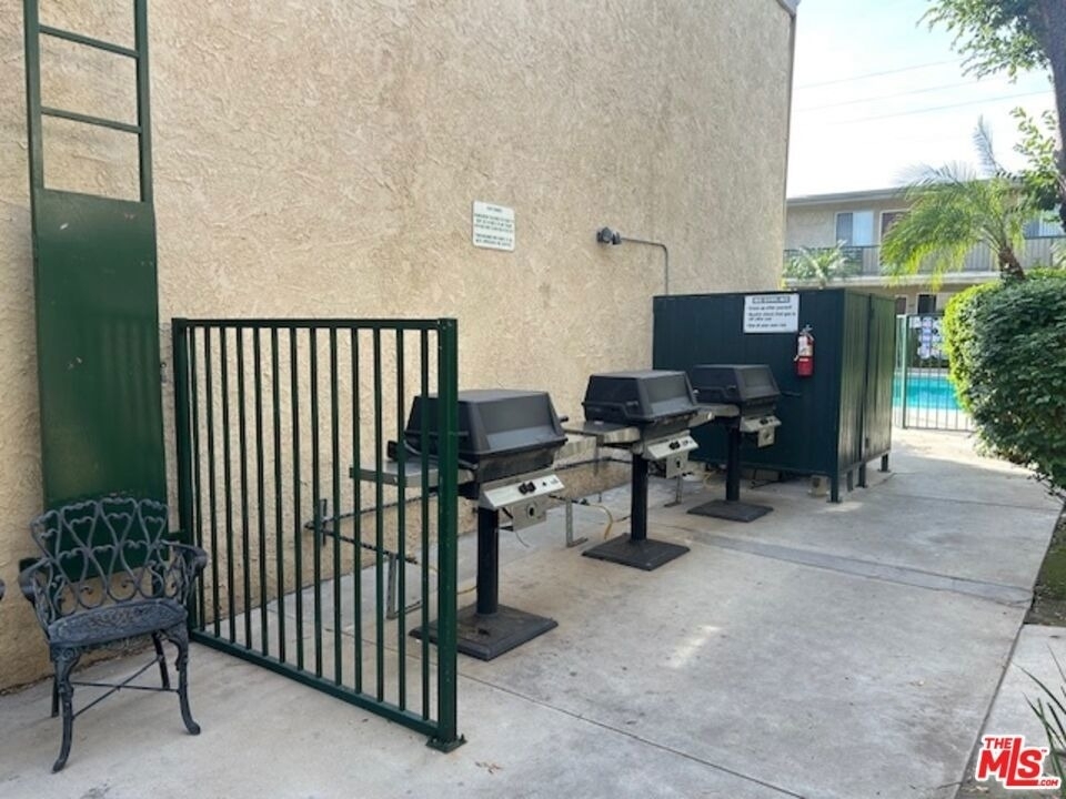 10540 Balboa Boulevard - Photo 13