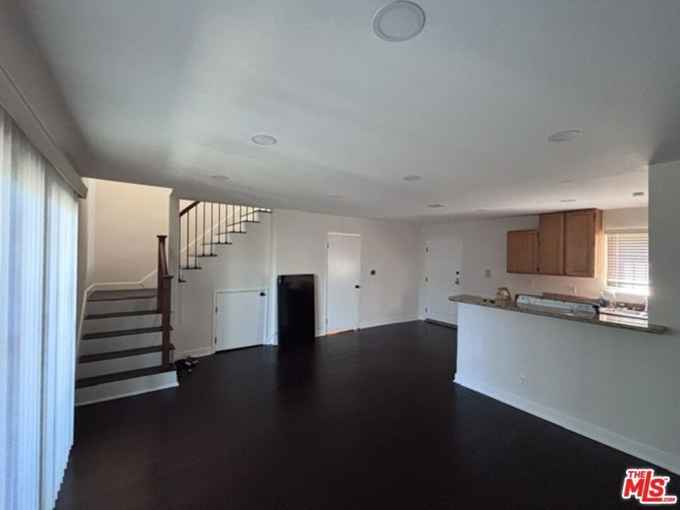 720 N Eucalyptus Avenue - Photo 1