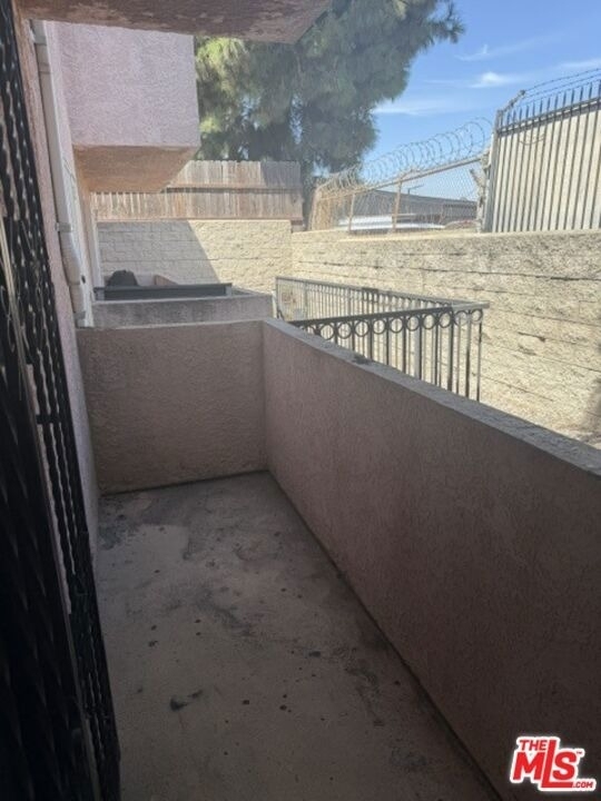 720 N Eucalyptus Avenue - Photo 7