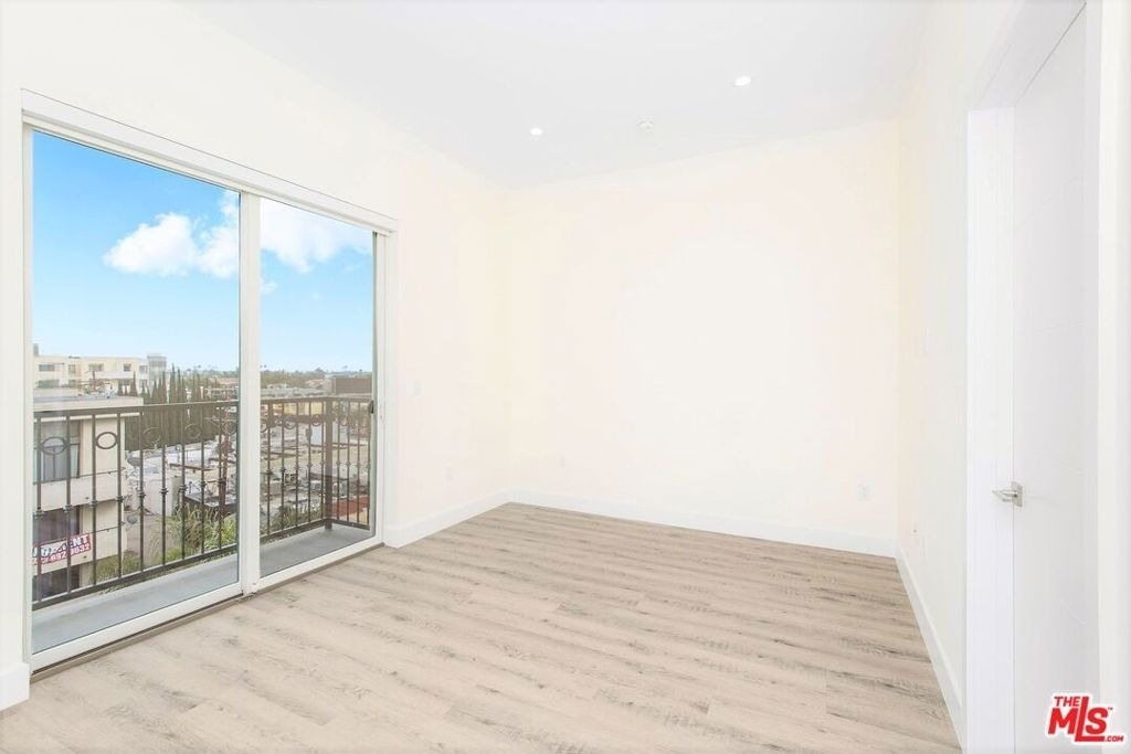 1237 S Holt Avenue - Photo 12