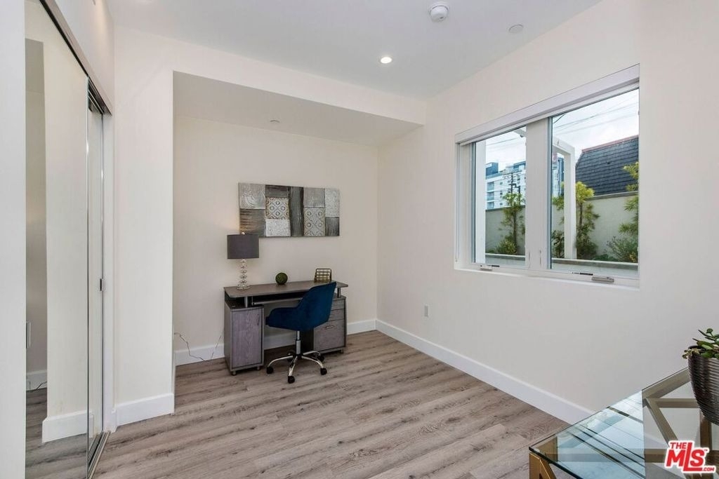 1237 S Holt Avenue - Photo 23