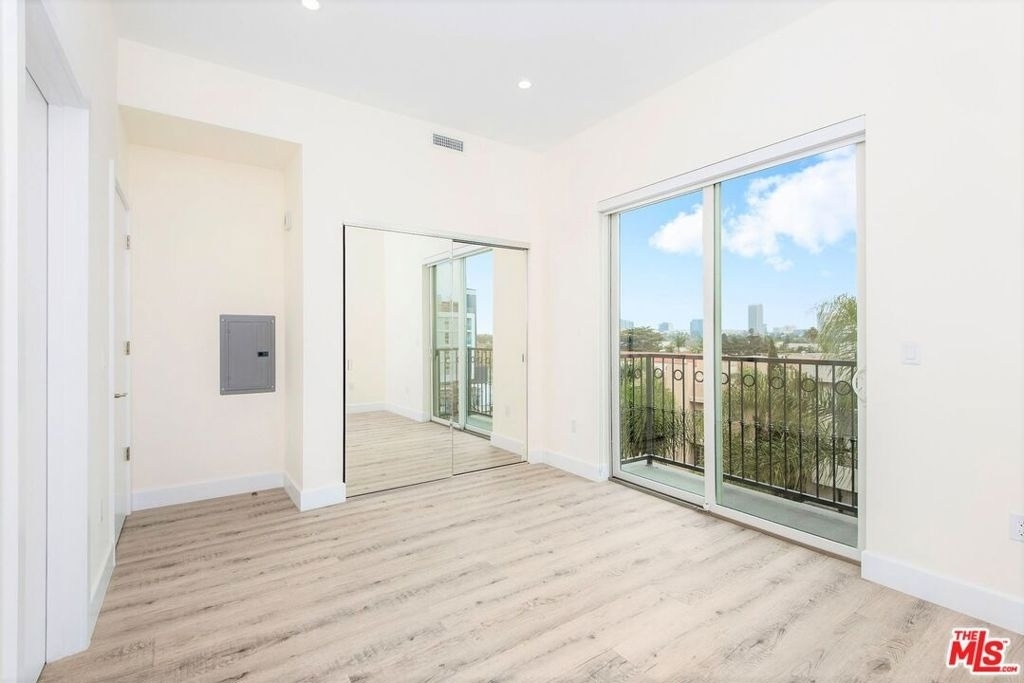 1237 S Holt Avenue - Photo 13