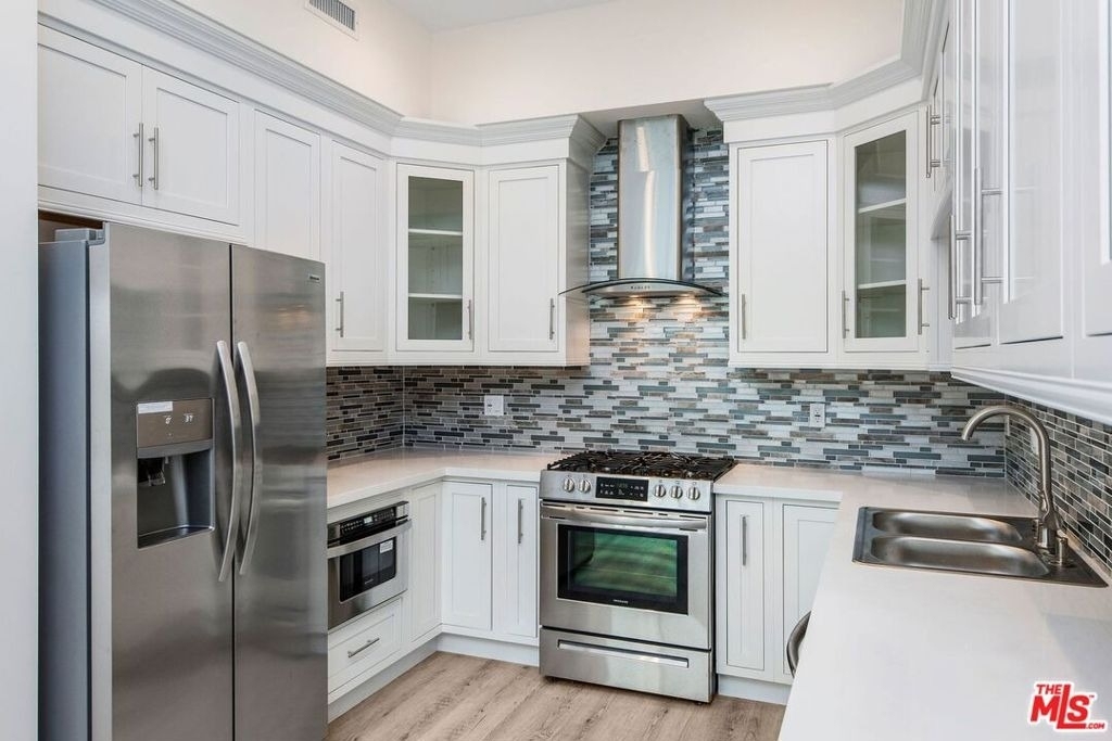 1237 S Holt Avenue - Photo 9