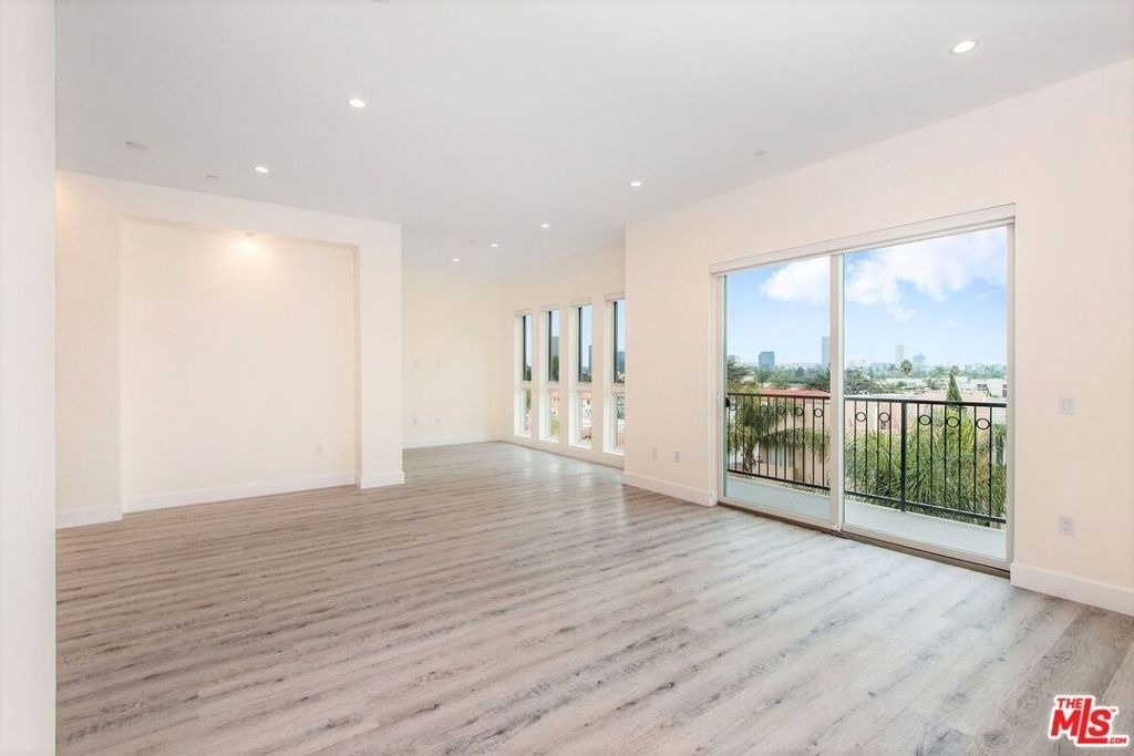 1237 S Holt Avenue - Photo 2
