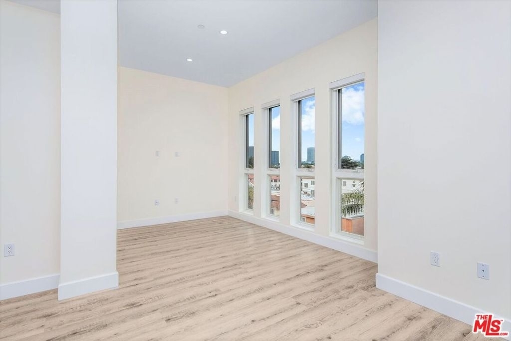 1237 S Holt Avenue - Photo 3