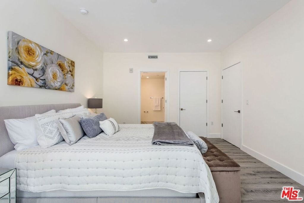 1237 S Holt Avenue - Photo 22