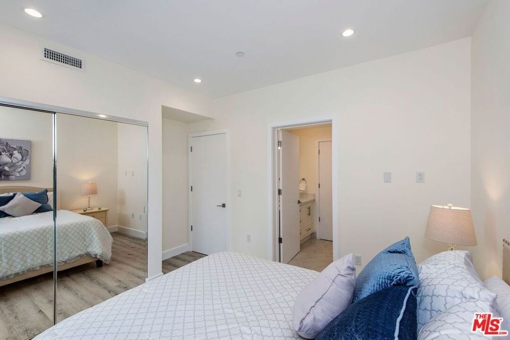 1237 S Holt Avenue - Photo 19