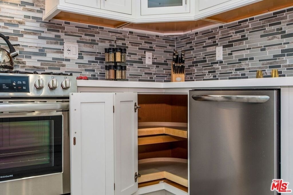 1237 S Holt Avenue - Photo 8