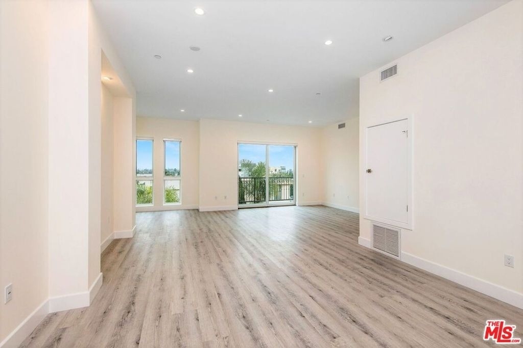 1237 S Holt Avenue - Photo 4