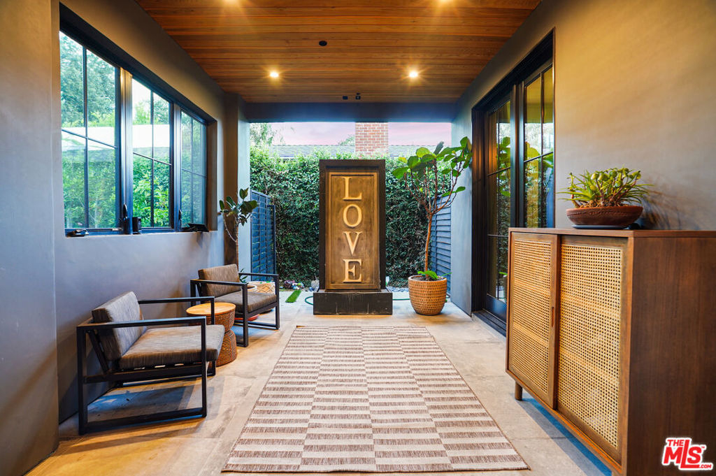4145 Tujunga Avenue - Photo 3