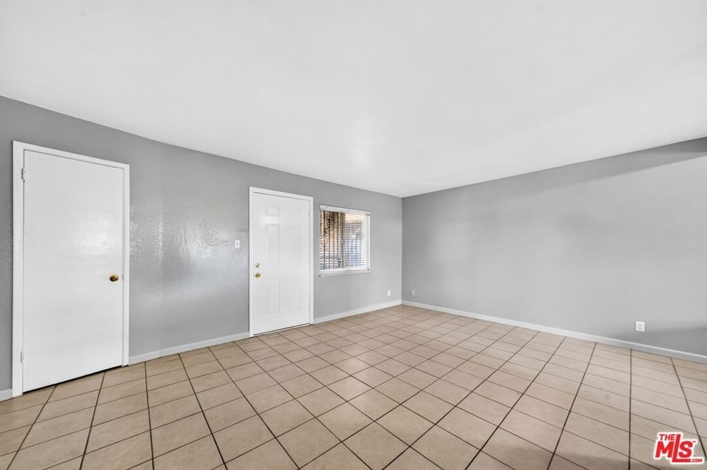 3220 Carlin Avenue - Photo 6