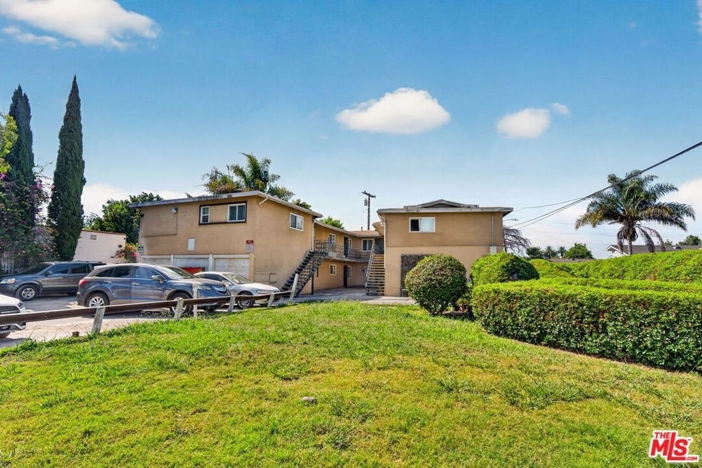 3220 Carlin Avenue - Photo 0