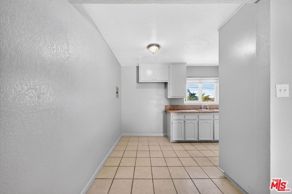 3220 Carlin Avenue - Photo 1