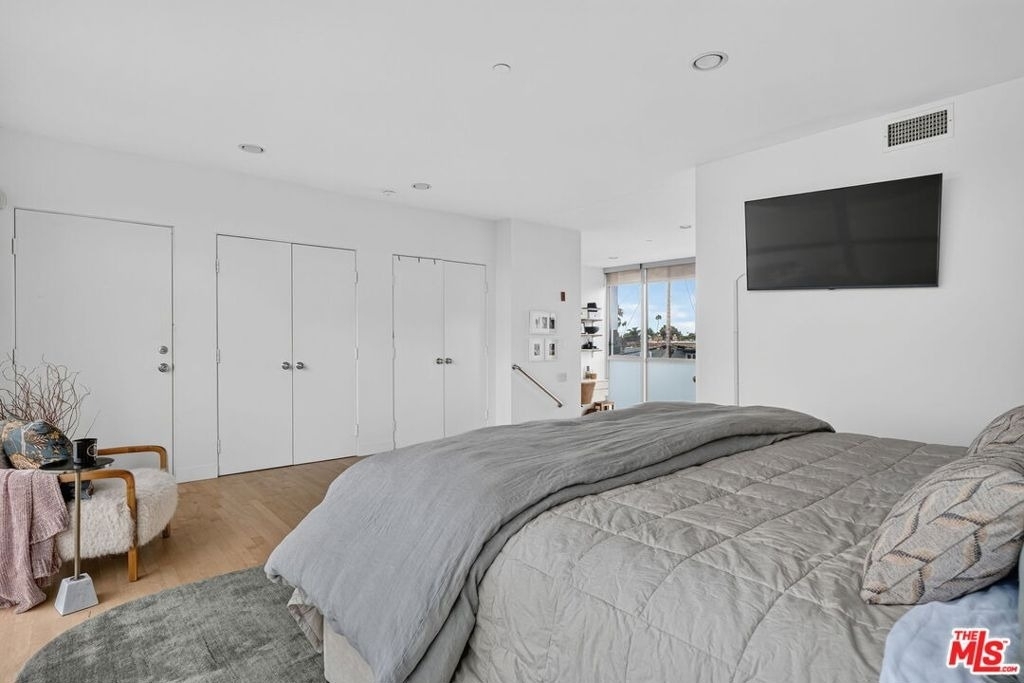 660 Rose Avenue - Photo 13