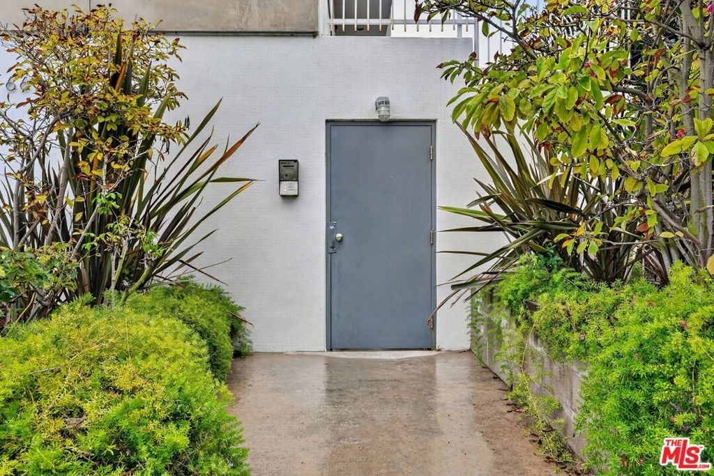 660 Rose Avenue - Photo 20