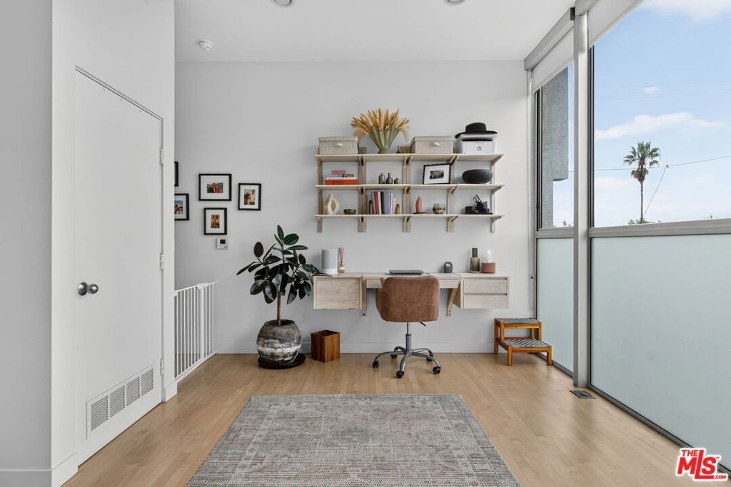 660 Rose Avenue - Photo 15
