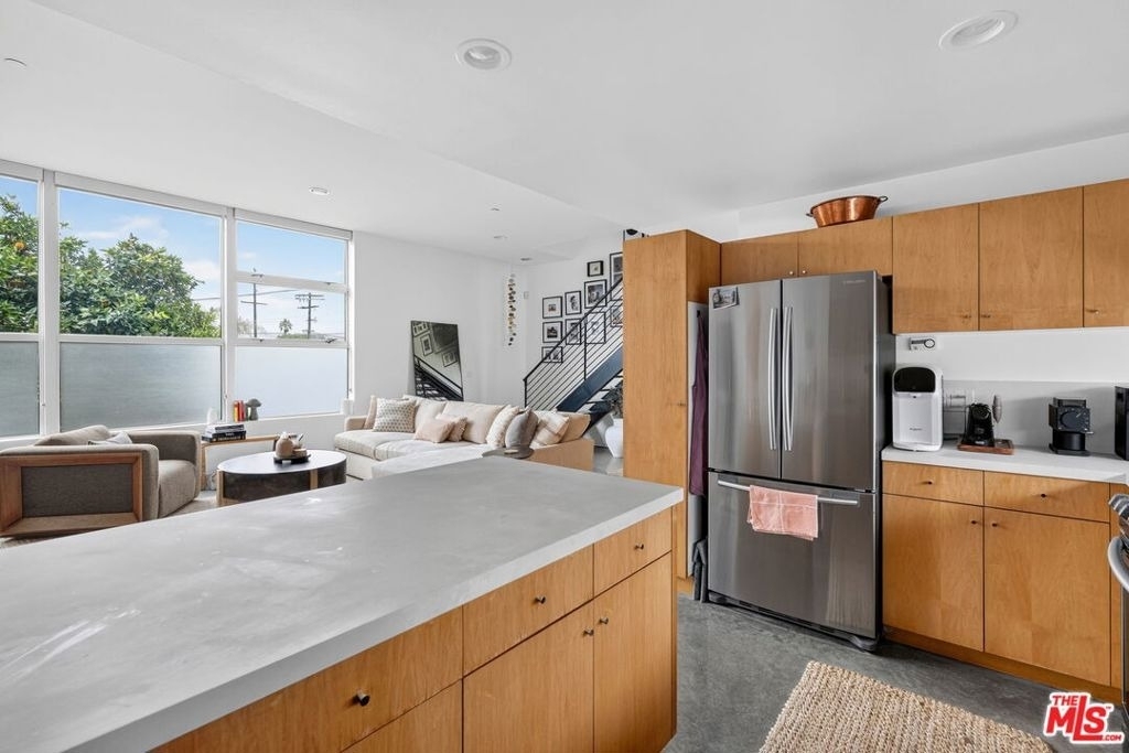 660 Rose Avenue - Photo 8