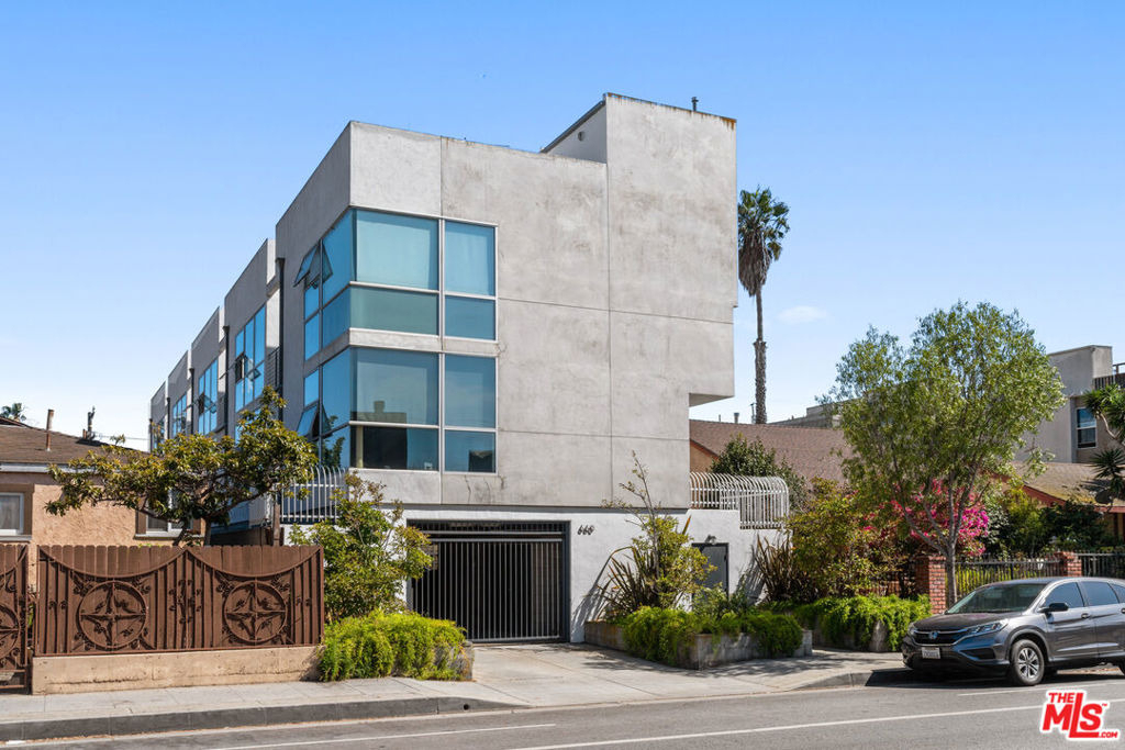 660 Rose Avenue - Photo 4